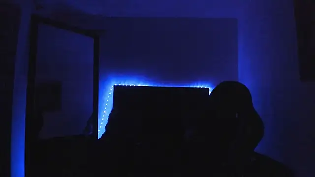 blowjobhorny25 লাইভ চ্যাট রুম