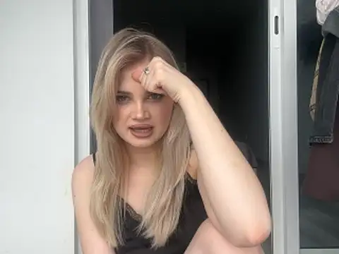 kirtova_'s Live Chat Room