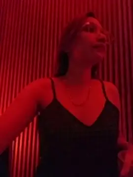 Leticia_Hinkley_ Live Chatraum