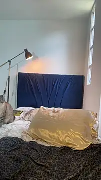 AlmaSajor_'s Live Chat Room