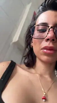 AlmaSajor_ Live Chatraum