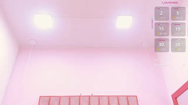 Zoe_Monrow's Live Chat Room