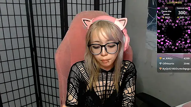 SaxonDibs Cameră chat live