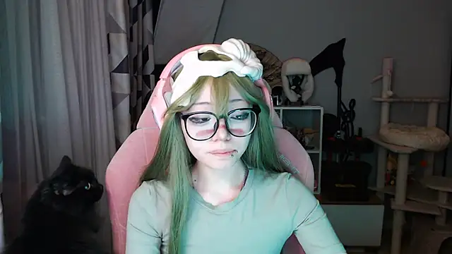 SaxonDibs Cameră chat live