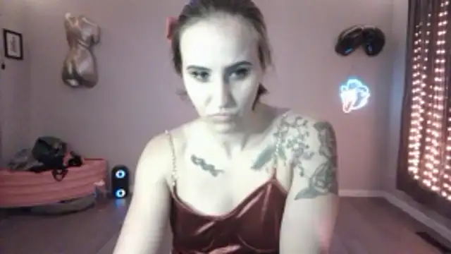 train3rGr33n's Live Chat Room