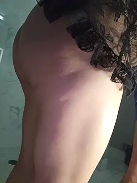 sexhause20 Adlı Modelin Canlı Sohbet Odası