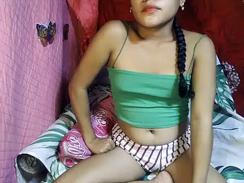 غرفة دردشة kiffy_miley79 المباشرة