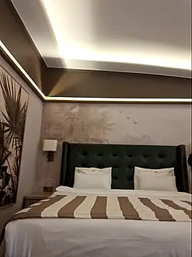 LaliaMia Adlı Modelin Canlı Sohbet Odası