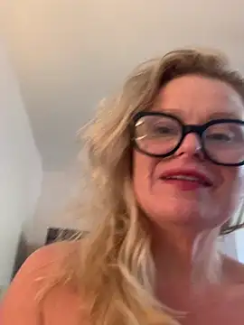 Love_Lee_xo Adlı Modelin Canlı Sohbet Odası