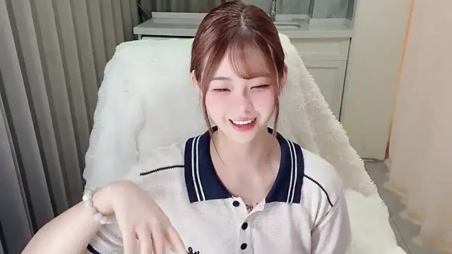 xiaoyugan_cute Adlı Modelin Canlı Sohbet Odası