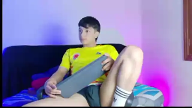 הופעת סקס קאם בשידור חי של SaNti_ll