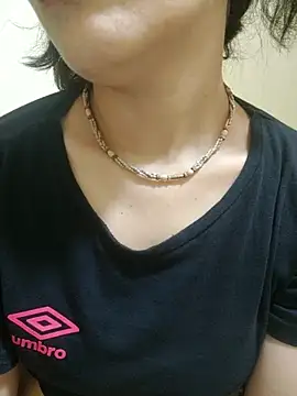 חדר צ'אט בשידור חי של Monika_kumari6