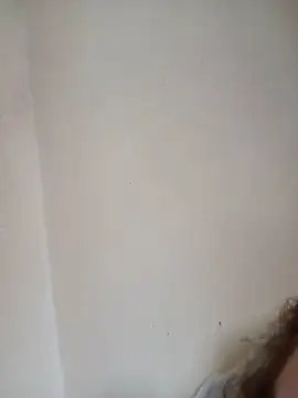 חדר צ'אט בשידור חי של Nisrin_ay