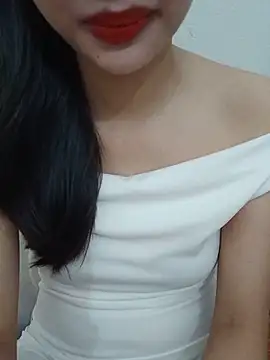 Luckyy29 Adlı Modelin Canlı Sohbet Odası