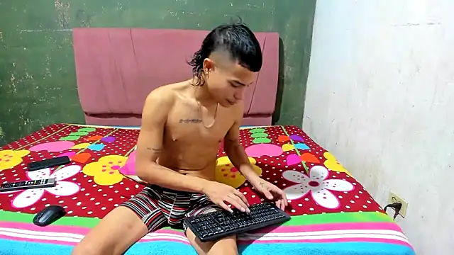Phòng Chat Trực Tiếp Nikoll_couplee
