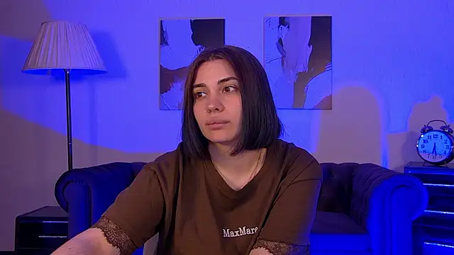 AdrianaToress 실시간 채팅방