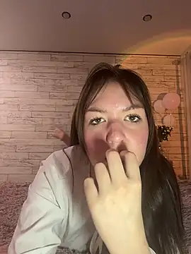 _AnnaLewis' Live Chat Room
