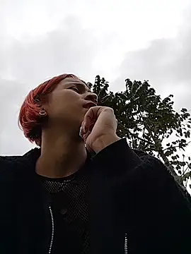 Mia_0-4 Cameră chat live