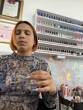 Mia_0-4 – live chatrum