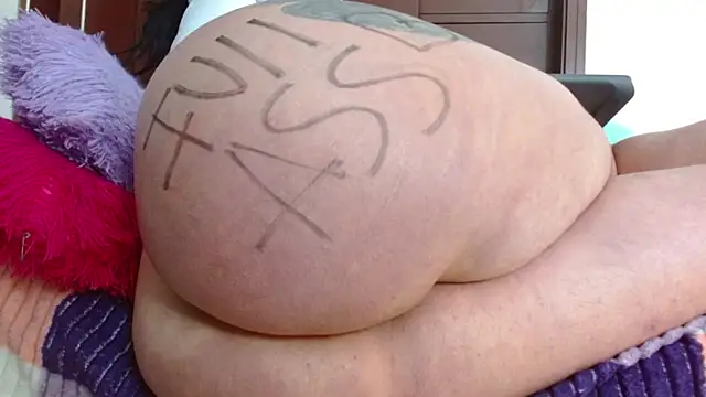 Melanie_Slut_nasty Ruang Obrolan Langsung