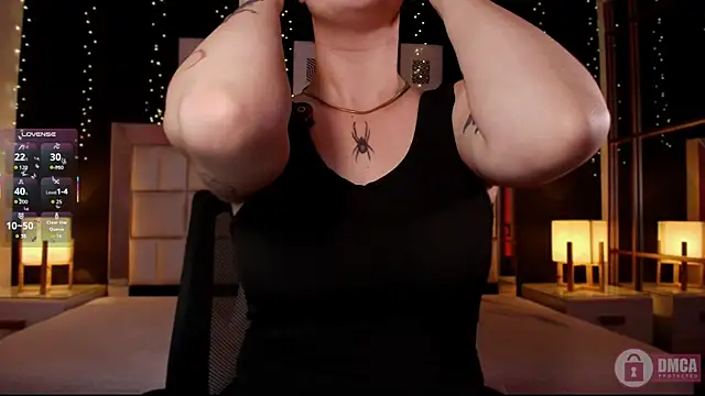 emmy_wattsoon élő chatszobája