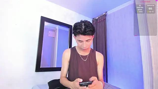 youn_rider – live sex-cam-show