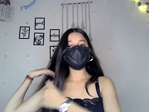 HOT_SNEHA4 Adlı Modelin Canlı Sohbet Odası