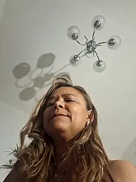 Sala de chat en directo de Yagodit
