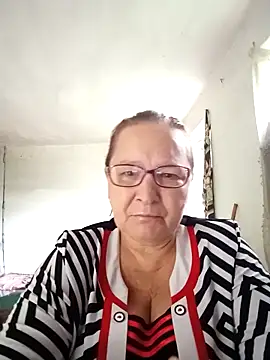 IngaLuna48 – live chatrum