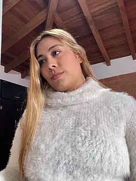 Chat soba uživo modela _BellaSmith_