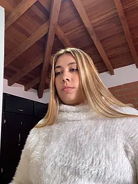 _BellaSmith_ – Naživo chatovacia miestnosť