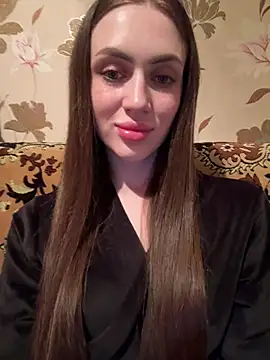 AlinaLove3213 Adlı Modelin Canlı Sohbet Odası
