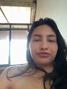 VioletRousee Adlı Modelin Canlı Sohbet Odası