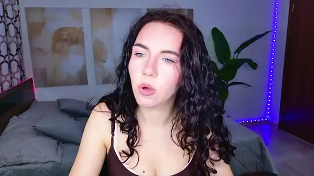 TriciaSpring's Live Chat Room