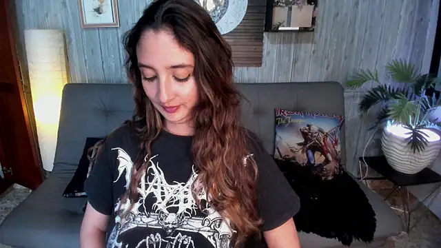 غرفة دردشة Alucarda666 المباشرة