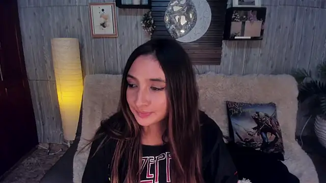 Alucarda666's Live Chat Room