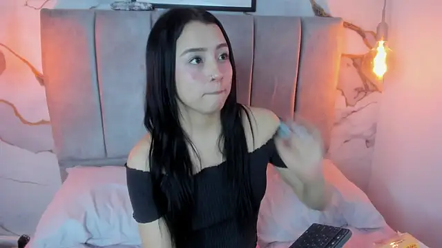 Živá chatovací místnost Leah_Brm