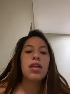 Ambar_Zafn Live chat-huone