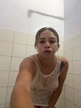 HandeE_01's Live Chat Room