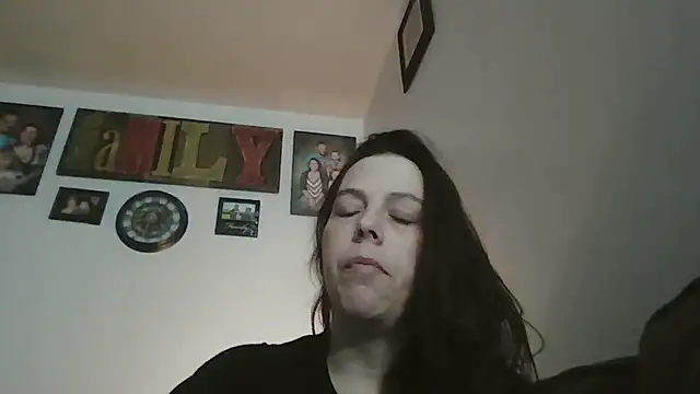 lily1982 – Naživo chatovacia miestnosť