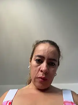 Natigoonzalez 现场聊天室