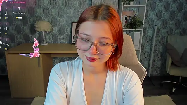 Lessi_Panic's Live Chat Room