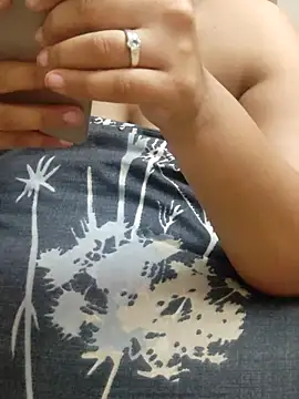 Pokój czatu na żywo – Aysha_69