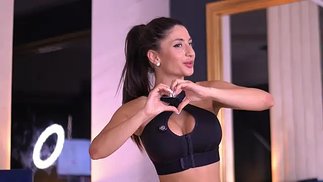 ChloeSin Adlı Modelin Canlı Sohbet Odası