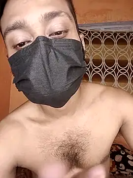 Živá chatovací místnost hornycouple096