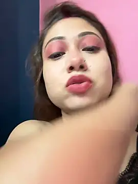 Hot_Soniya_08 Adlı Modelin Canlı Sohbet Odası