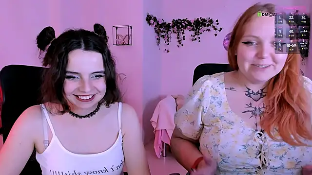 Živá chatovací místnost mia_mooon_