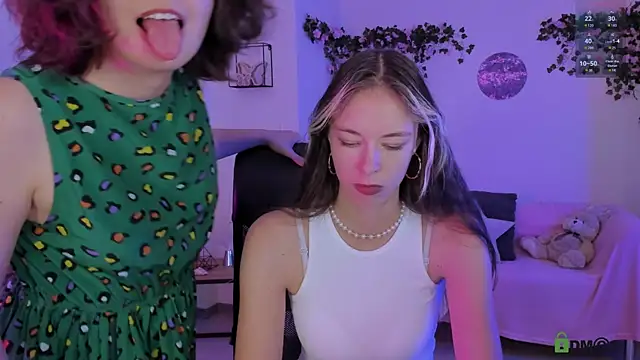 Chat soba uživo modela mia_mooon_