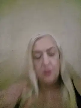Julia20X লাইভ চ্যাট রুম