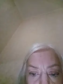 Julia20X Live Chatraum
